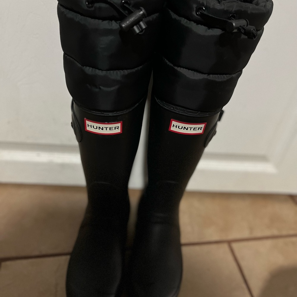 Black Tall Hunter Boots Size 5 adjustable